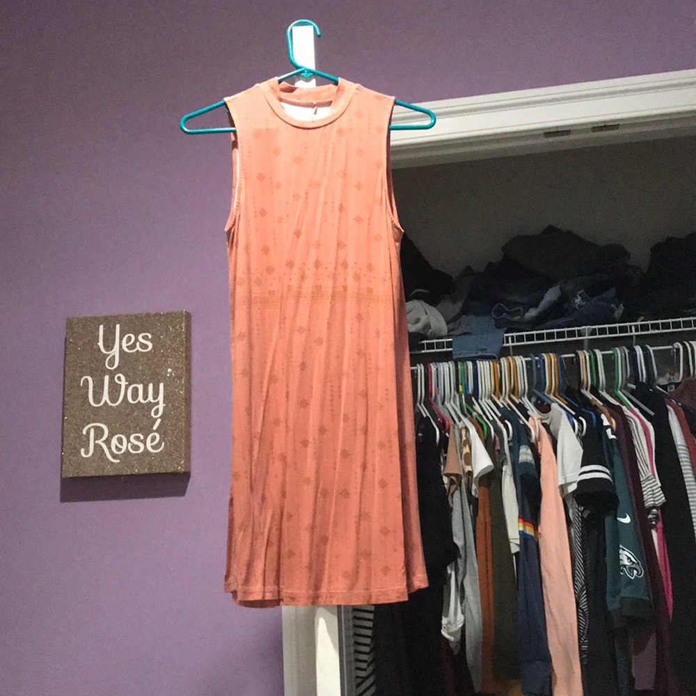 Dress - Picture 3 of 3